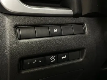 2024 Nissan Rogue - image 28