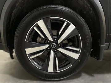2024 Nissan Rogue - image 7
