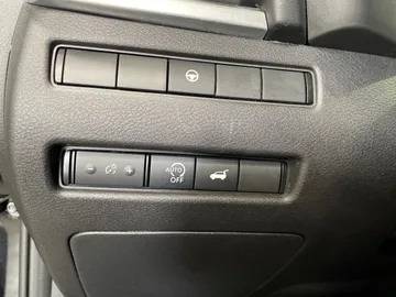 2025 Nissan Rogue - image 27