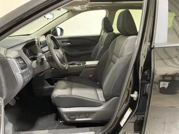 2025 Nissan Rogue - image 3
