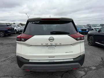 2023 Nissan Rogue - image 6