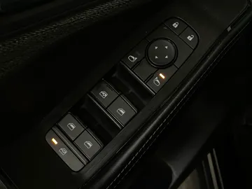 2023 Nissan Rogue - image 24