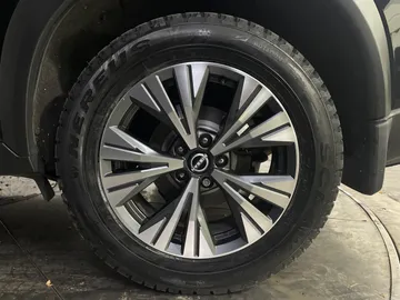 2023 Nissan Rogue - image 6