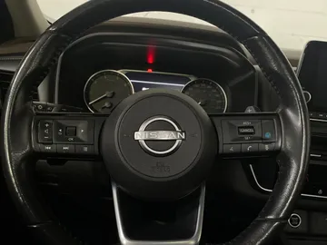 2023 Nissan Rogue - image 18