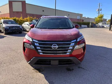 2025 Nissan Rogue - image 2