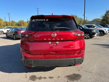 2025 Nissan Rogue - image 4