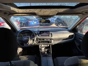 2025 Nissan Rogue - image 9