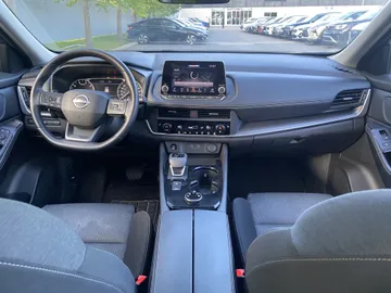 2025 Nissan Rogue - image 9