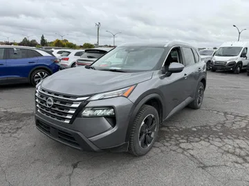 2025 Nissan Rogue - image 3
