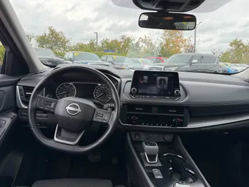 2025 Nissan Rogue - image 9