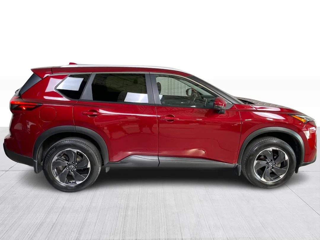 2024 Nissan Rogue — photo 2