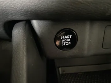 2024 Nissan Rogue - image 25