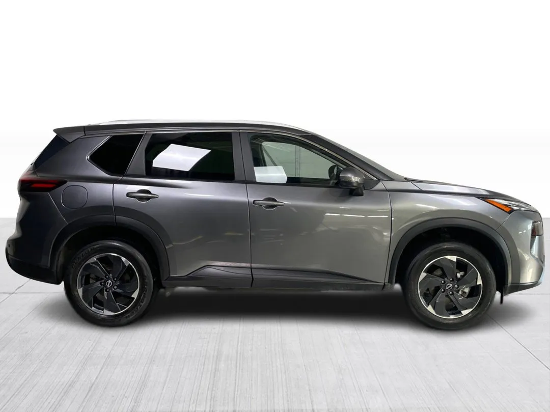 2024 Nissan Rogue — photo 2