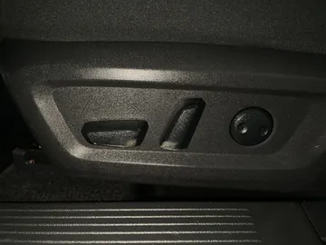 2024 Nissan Rogue - image 20