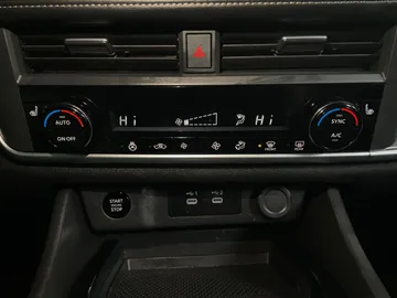 2024 Nissan Rogue - image 24