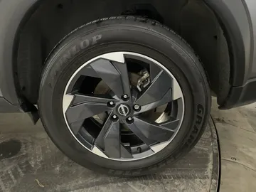 2024 Nissan Rogue - image 7