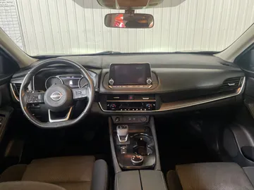 2024 Nissan Rogue - image 4