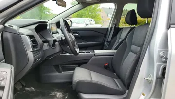2025 Nissan Rogue - image 8