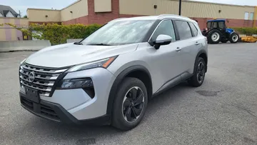 2025 Nissan Rogue - image 3
