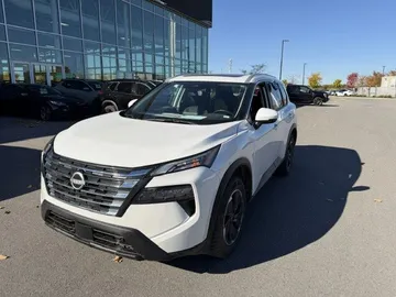 2025 Nissan Rogue - image 3