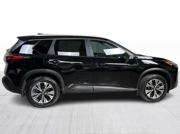 2022 Nissan Rogue - image 2