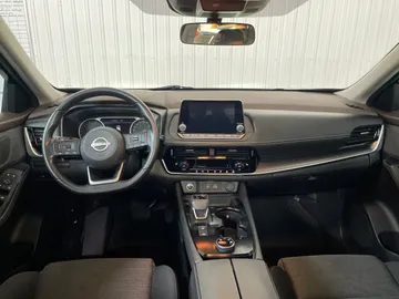 2022 Nissan Rogue - image 4