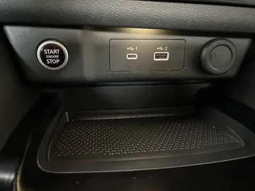 2022 Nissan Rogue - image 27