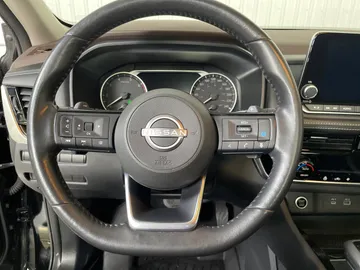 2022 Nissan Rogue - image 18