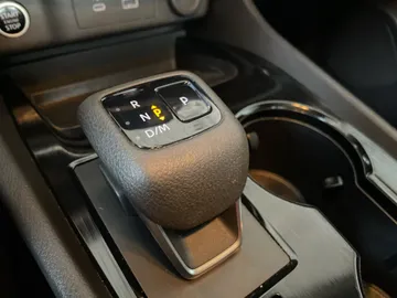 2022 Nissan Rogue - image 28