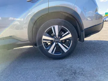 2024 Nissan Rogue - image 8