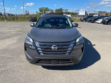2024 Nissan Rogue - image 2