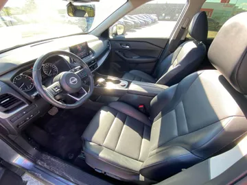 2024 Nissan Rogue - image 6