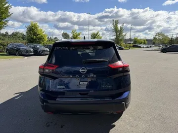 2024 Nissan Rogue - image 6