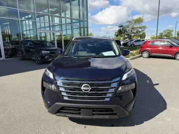 2024 Nissan Rogue - image 2