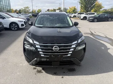 2026 Nissan Rogue - image 2
