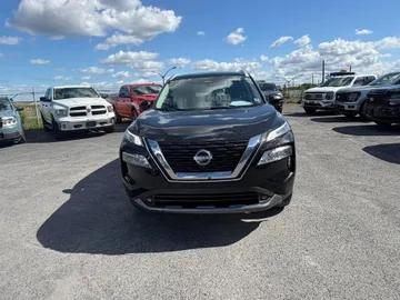 2022 Nissan Rogue - image 2