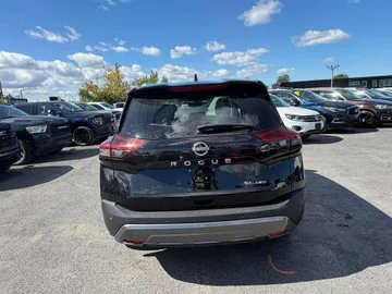 2022 Nissan Rogue - image 6