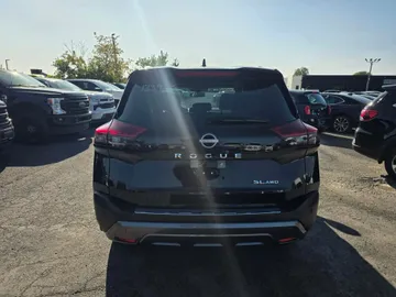 2023 Nissan Rogue - image 6