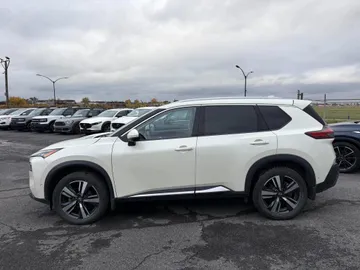 2023 Nissan Rogue - image 4