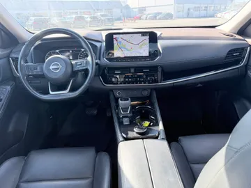2023 Nissan Rogue - image 9