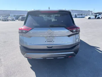 2023 Nissan Rogue - image 4