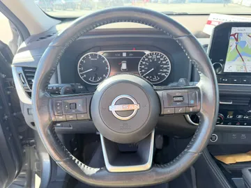 2023 Nissan Rogue - image 10