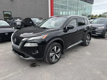 2023 Nissan Rogue - image 3