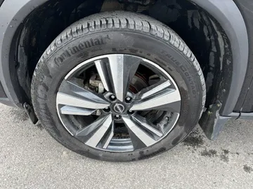2023 Nissan Rogue - image 7