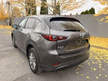 2023 Nissan Rogue - image 3