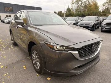 2023 Nissan Rogue - image 2