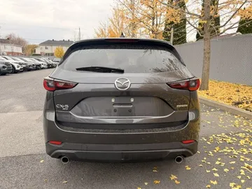 2023 Nissan Rogue - image 6