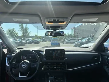 2023 Nissan Rogue - image 8