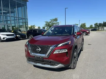 2023 Nissan Rogue - image 3