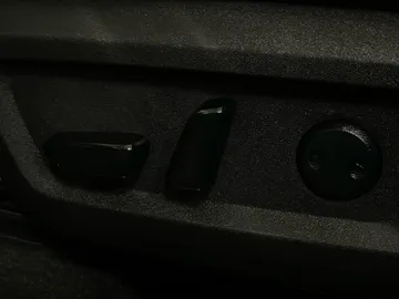 2023 Nissan Rogue - image 20